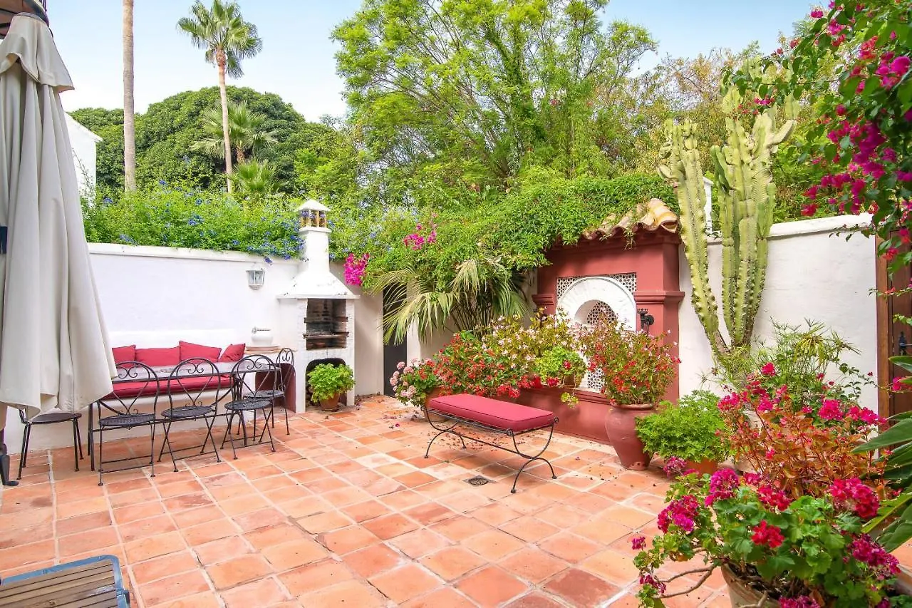 All About Lomas De Marbella Club Puebloヴィラ 別荘