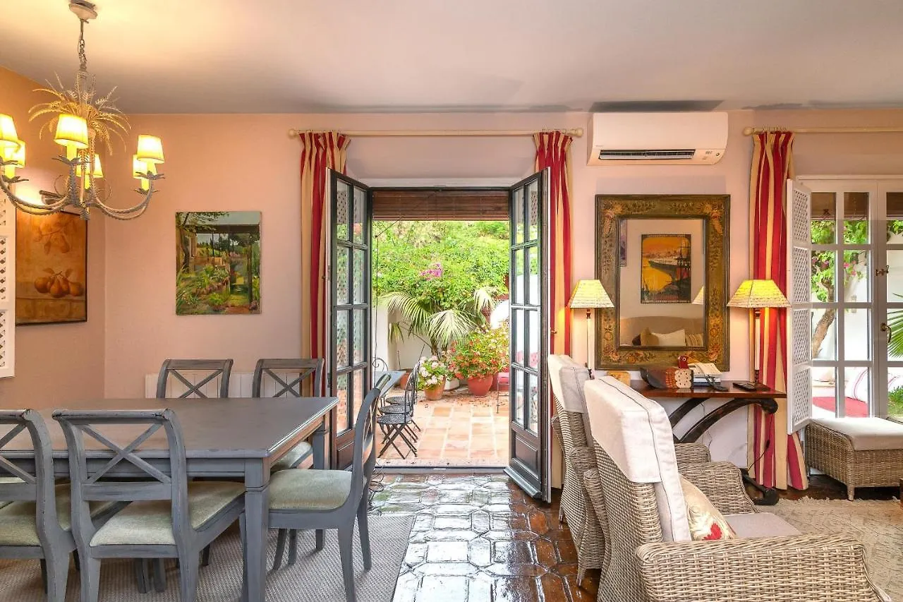 All About Lomas De Marbella Club Puebloヴィラ 0*,  スペイン